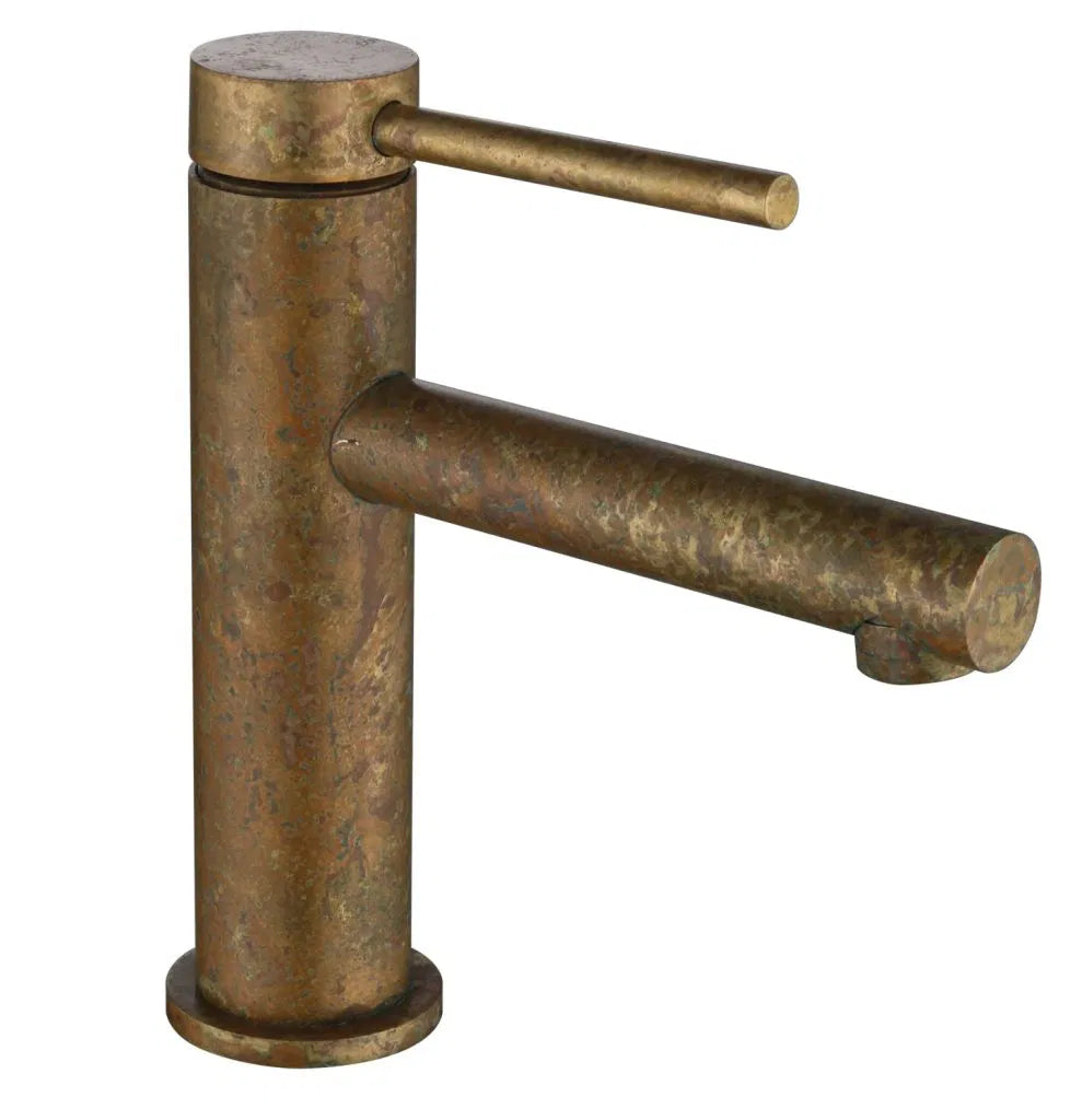 543A4341--scaled-e1710971696608-989x1024 3(Living Brass)