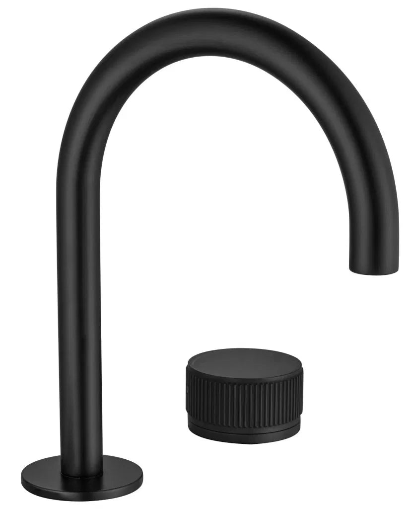CCC_5891-scaled-e1734648645493-832x1024 2(Black)